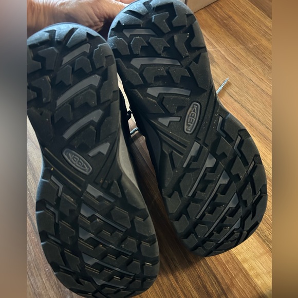 Keen Circadia Waterproof hiking boot, 8, insulated.  EUC - Picture 6 of 11